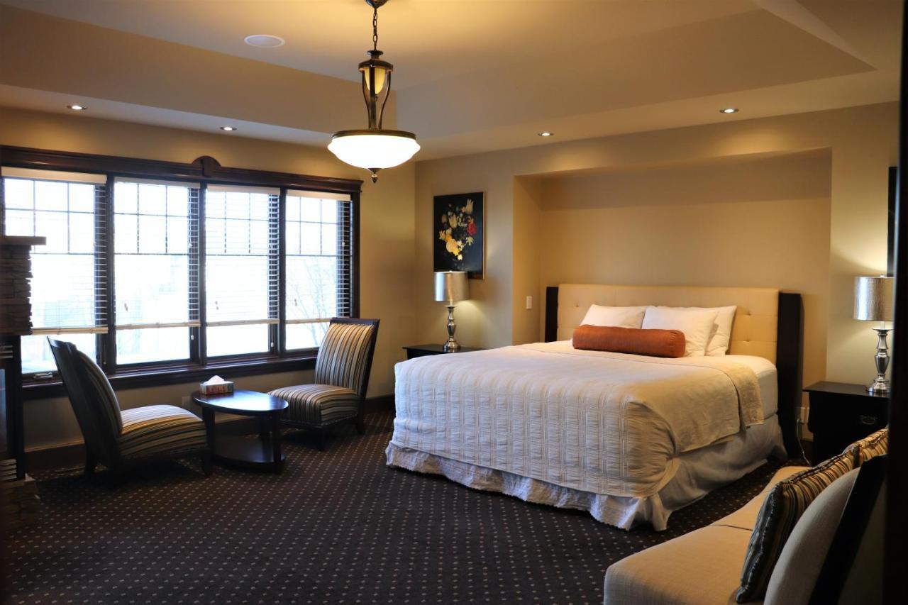 Westmount River Inn YYC Екстериор снимка