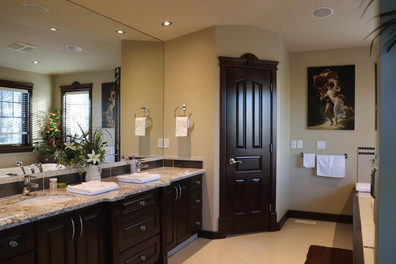 Westmount River Inn YYC Екстериор снимка