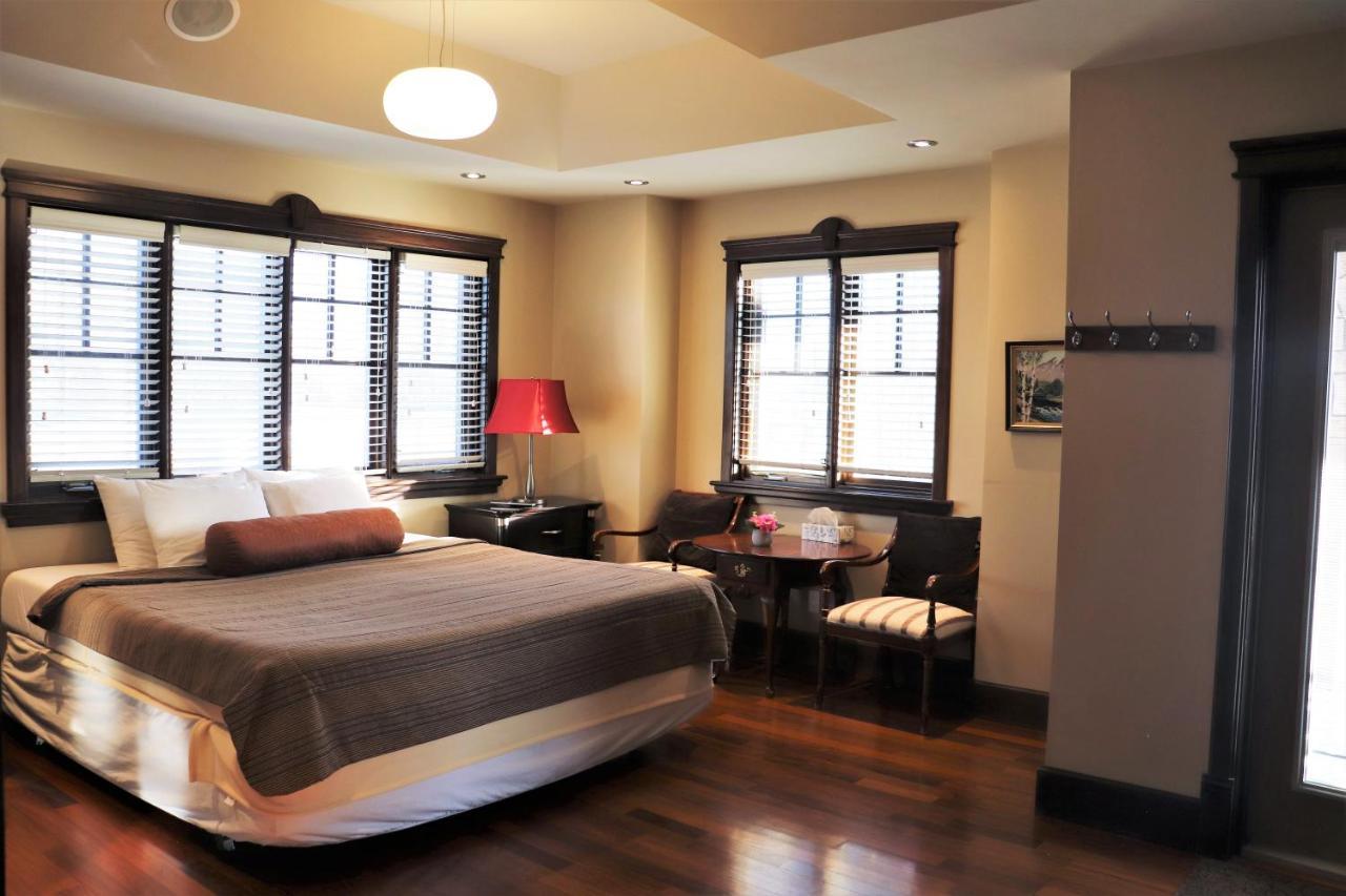 Westmount River Inn YYC Екстериор снимка