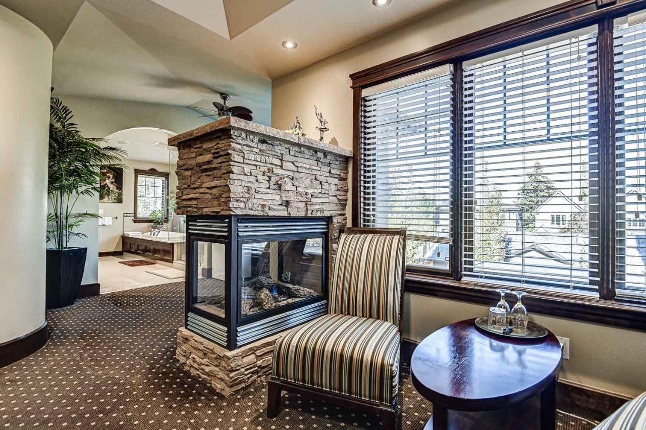Westmount River Inn YYC Екстериор снимка