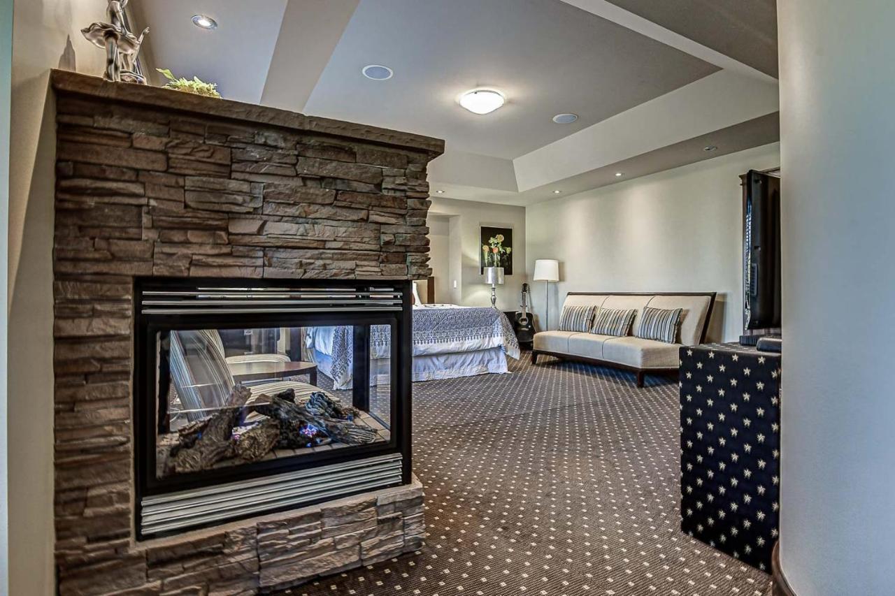 Westmount River Inn YYC Екстериор снимка