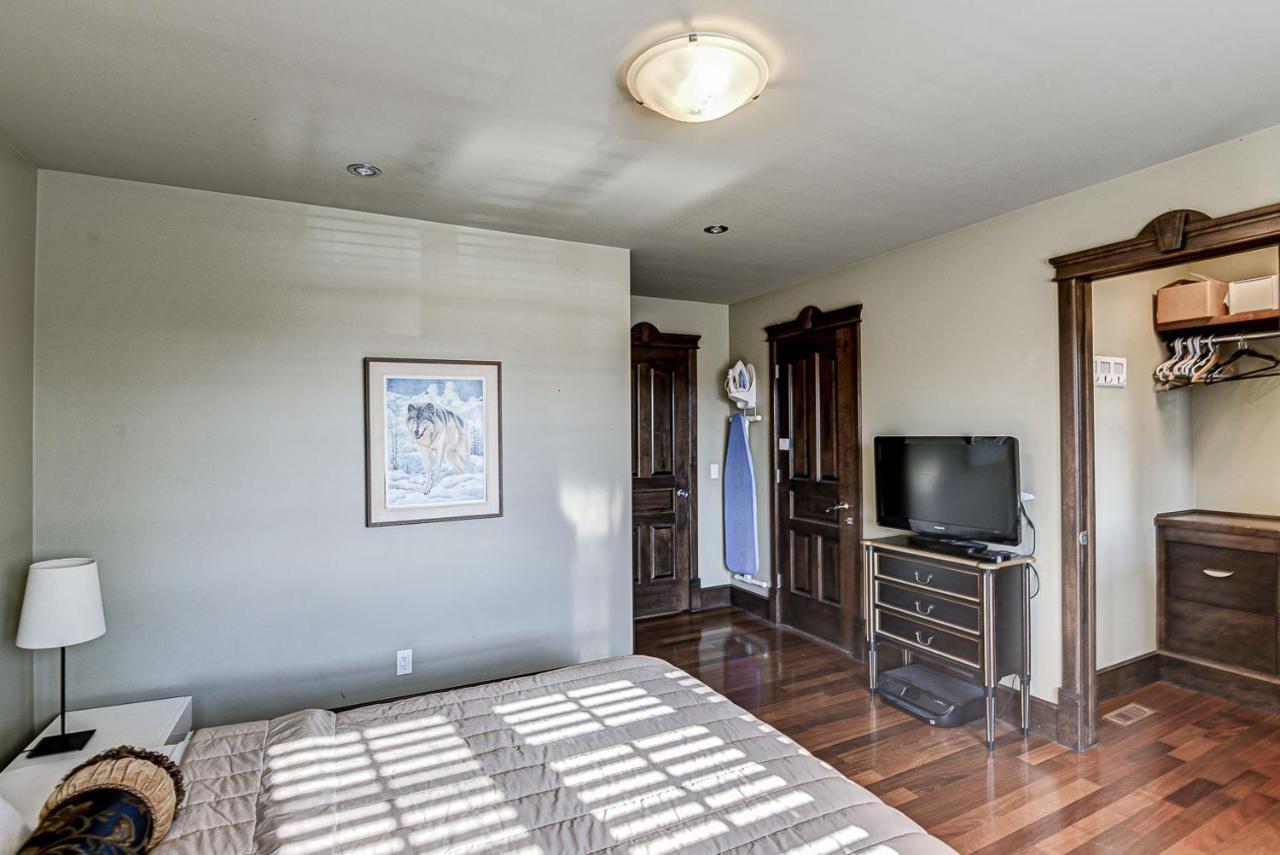 Westmount River Inn YYC Екстериор снимка