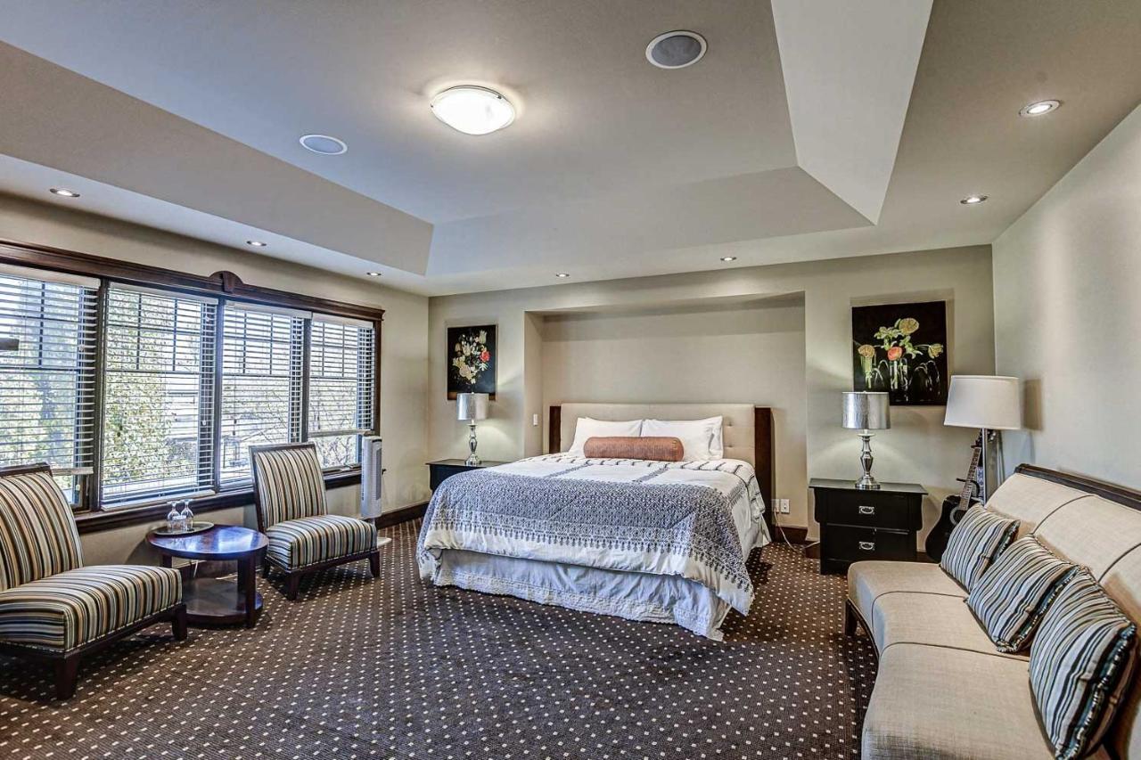 Westmount River Inn YYC Екстериор снимка