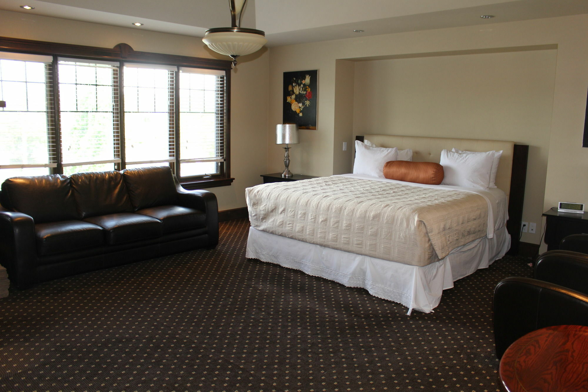 Westmount River Inn YYC Екстериор снимка