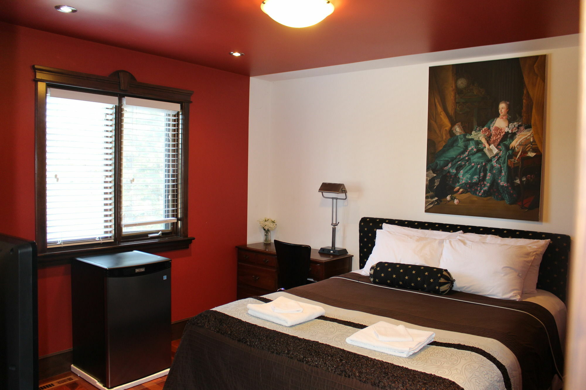 Westmount River Inn YYC Екстериор снимка
