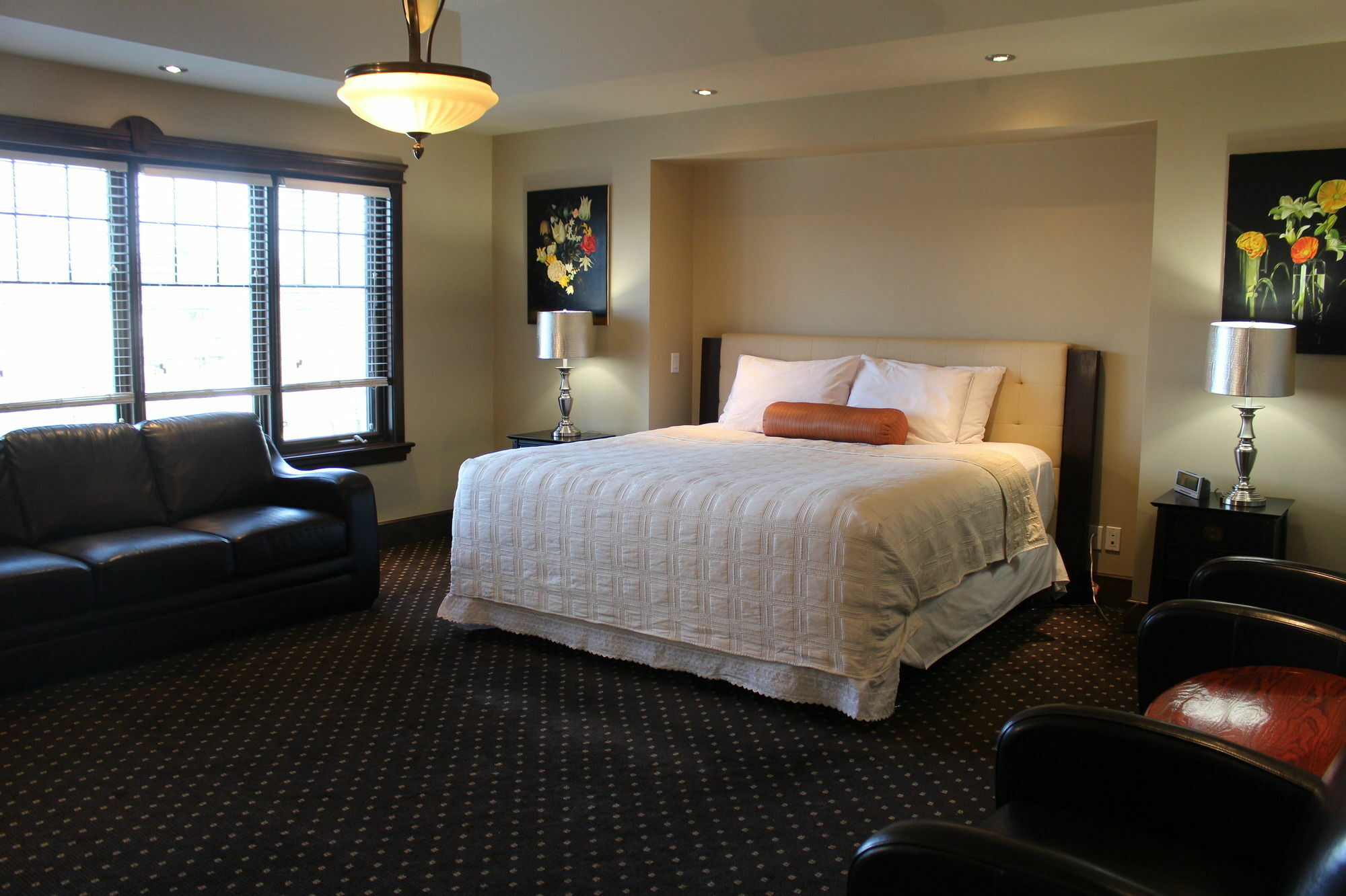 Westmount River Inn YYC Екстериор снимка