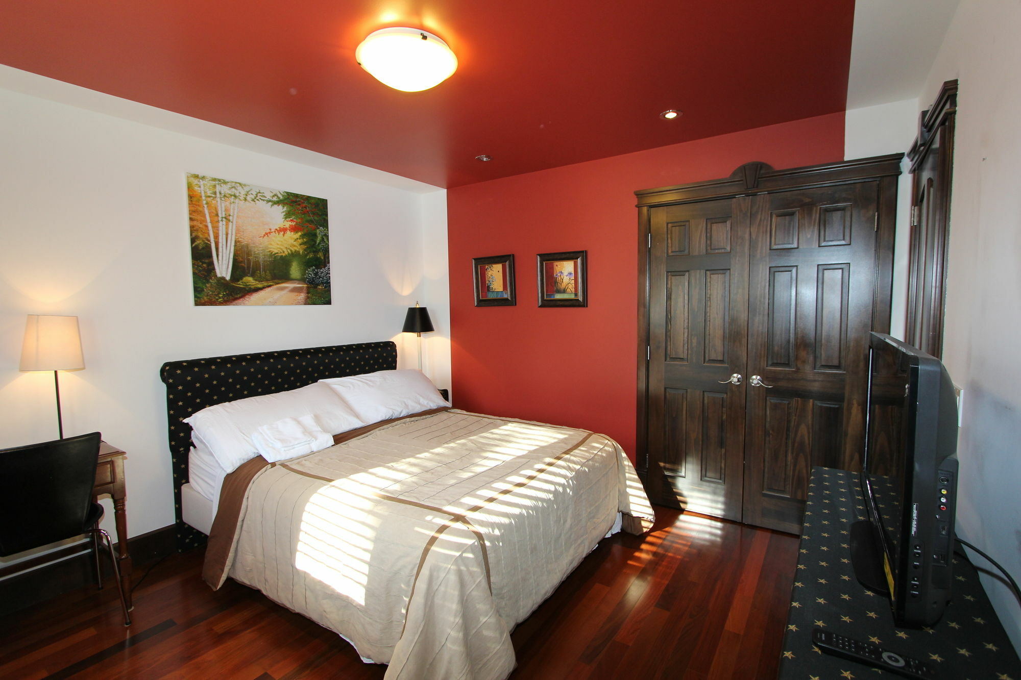 Westmount River Inn YYC Екстериор снимка